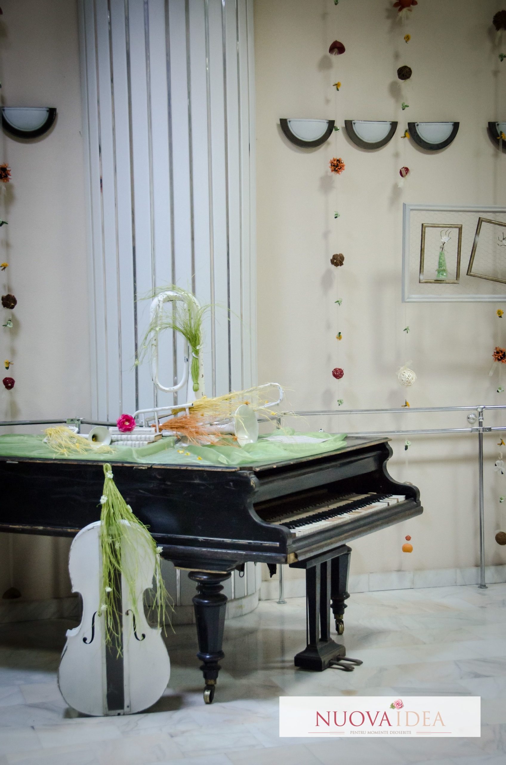 Un decor muzical pentru un eveniment melodios