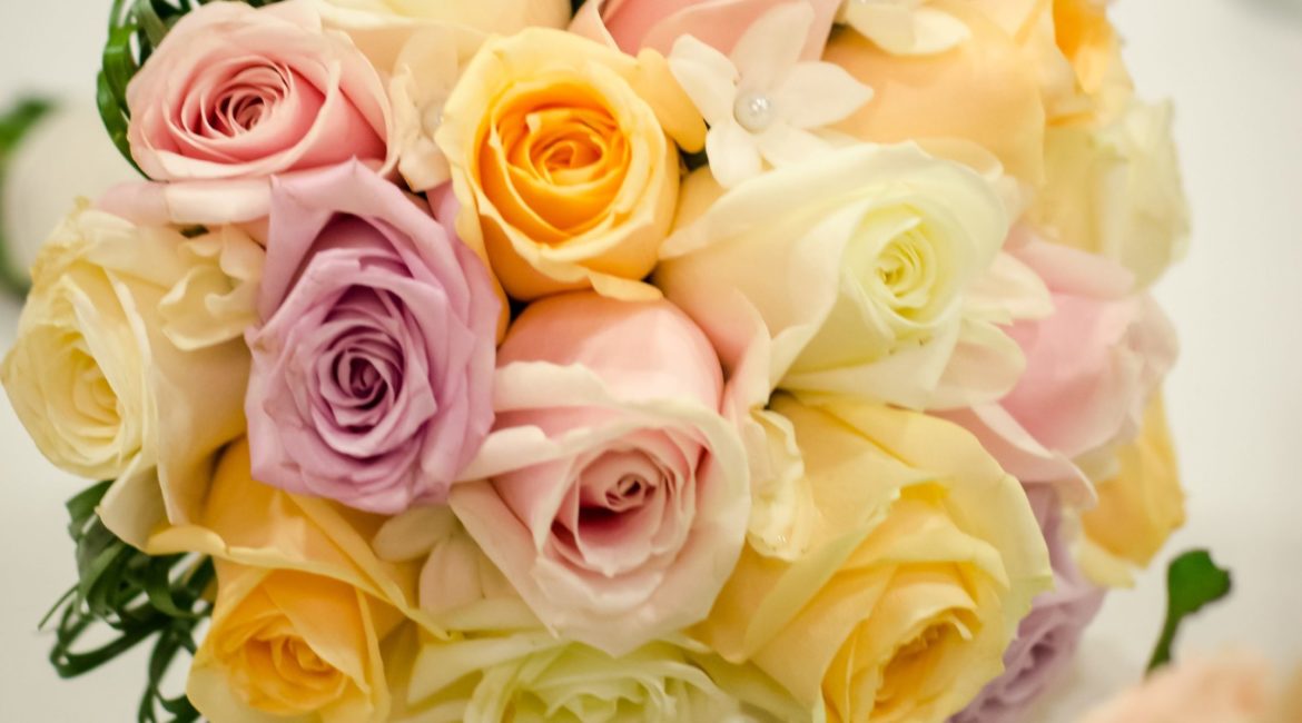 Buchete pastelate pentru o nuntă cu accente de primăvară