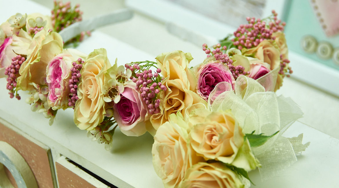 Coronițe din flori – accesoriul preferat al mireselor în anul 2016