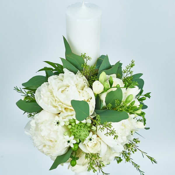 Lumanare nunta cu bujori si trandafiri albi